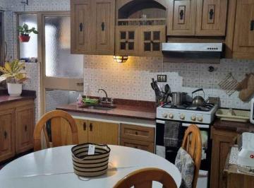 Departamento · 96m² · 4 Ambientes · 1 Cochera · Venta Depto 4 Amb Dep y Cochera Avellaneda Centro