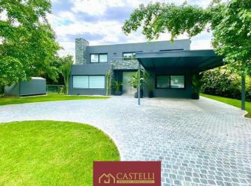 Casa · 387m² · 6 Ambientes · 2 Cocheras · Casa en Venta en Ayres de Pilar