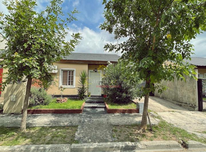 Casa · 50m² · 3 Ambientes · 3 Cocheras
