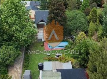 Casa · 190m² · 5 Ambientes · Dos Casas en Block Apto Credito