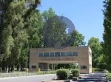 Casa · 233m² · 5 Ambientes · 6 Cocheras · Venta Casa 5 Ambientes Barrio Privado Prados del Oeste