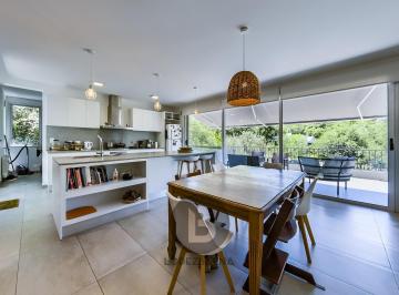 Casa · 420m² · 9 Ambientes · 2 Cocheras · Excelente Diseño y Calidad en La Pankana - Casa, Quincho y Pileta