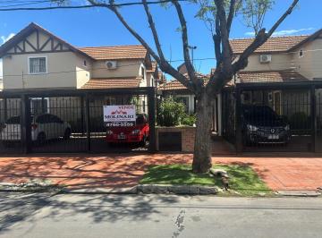 Casa · 84m² · 4 Ambientes · 1 Cochera · Casa en Florida Belgrano - Oeste