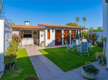 Casa · 180m² · 5 Ambientes · Casa en Venta - 3 Dorm. 4 Baños - Mar del Plata