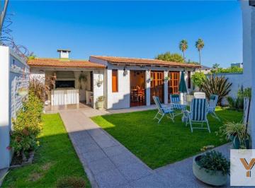 Casa · 180m² · 5 Ambientes · Casa en Venta - 3 Dorm. 4 Baños - Mar del Plata
