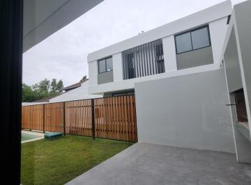 PH · 118m² · 4 Ambientes · 2 Cocheras · Duplex en Venta Villa Castells, La Plata.