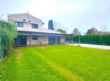 Casa · 140m² · 4 Ambientes · Casa 2/3 Dorm. Garita 18