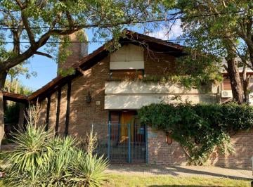 Casa · 200m² · 5 Ambientes · 2 Cocheras · Venta Casa - Enrique Guardamarina Py 598 - Adrogue