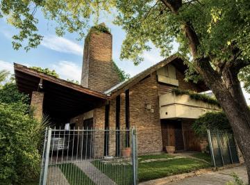 Casa · 200ha · 5 Ambientes · 2 Cocheras · Venta Casa - Enrique Guardamarina Py 598 - Adrogue