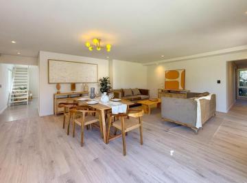 Casa · 220m² · 5 Ambientes · 1 Cochera · Casa en Venta, Funes Hills, Miraflores, 3 Dorm. con Pileta y Jardín