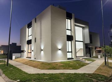 PH de 1 ambiente, Córdoba · Se Vende! Casa a a Estrenar de 4 Dorm. - Campo Chico Ohiggins 7500