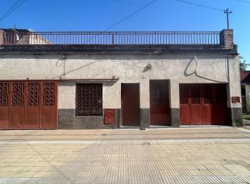 Casa · 225m² · 4 Dormitorios · Casa en La Plata Al 1500