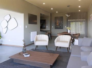 Casa · 195m² · 7 Ambientes · 2 Cocheras · Casa Moderna en Tejas 4 con Vista a La Montaña y Diseño de Categoría