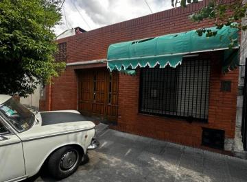 PH · 75m² · 3 Ambientes · 1 Cochera · U$s 58.000. - - PH Al Frente 3 Amb. con Cochera y Pequeño Patio - Alfredo Palacios 1000 - Gerli