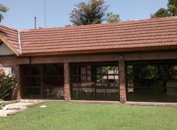 Casa de 4 ambientes, Ezeiza · Casa en Venta 4 Ambientes y Alquiler Temporario Quincenal