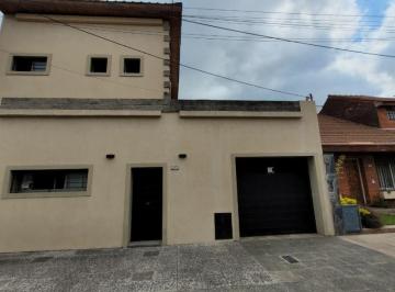 Casa de 4 ambientes, Morón · Excelente Casa de Estilo Moderno de 4 Ambientes en Haedo Sur.