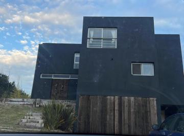 Casa · 150m² · 5 Ambientes · Casa Chalet en Alq. Temporario en Costa Esmeralda, Costa Atlántica, Buenos Aires
