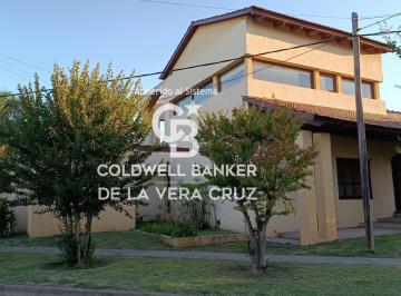 Casa · 293m² · 9 Ambientes · Casa de Categoría