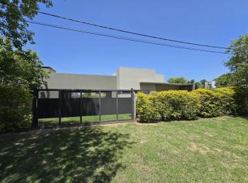 Casa · 800m² · 3 Dormitorios · Casa en Arroyo Leyes - Loteo Jardines de La Costa