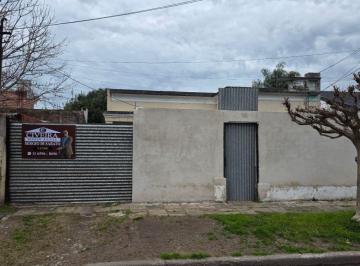 Casa de 3 ambientes, Lomas de Zamora · Casa a Reciclar Apta Todo Destino