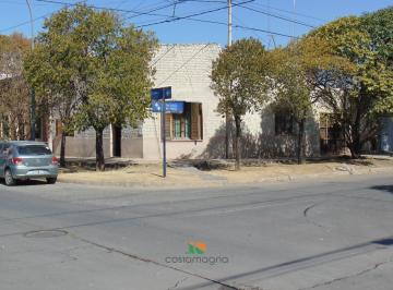 Casa · 143m² · 4 Ambientes · 1 Cochera · Casa en Venta a Restaurar en El Corazón de Juniors