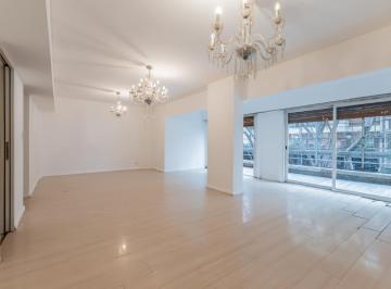 Departamento · 140m² · 4 Ambientes · 1 Cochera · Departamento de 3 Dorm. Mas Dependencia. Balcon. Terraza. Belgrano