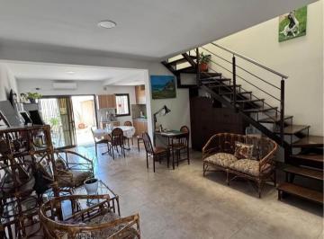 Casa · 150m² · 4 Ambientes · 1 Cochera · Duplex en Venta