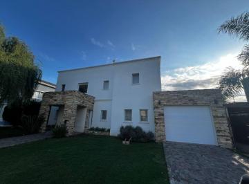 Casa de 4 ambientes, Esteban Echeverría · Casa en Venta 4 Ambientes - en Barrio El Centauro - Canning - Apto Credito Hipotecario