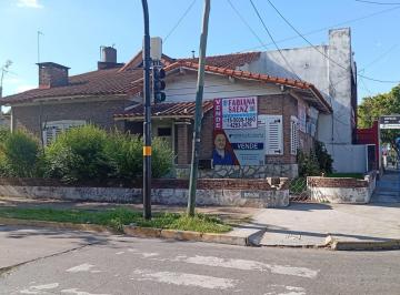 Edificio · 210m² · Casa en Esquina, con Potencial Comercial!