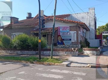 Edificio · 210m² · Casa en Esquina, con Potencial Comercial!