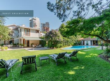 Casa · 350m² · 5 Ambientes · 8 Cocheras · Espectacular Casa Hecha a Nuevo Sobre Lote de 859 m² a La Venta en Martínez, Al Río.