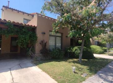 Casa · 349m² · 10 Ambientes · 3 Cocheras · Casa en Venta Barrio Palmares
