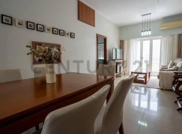 Casa · 150m² · 2 Dormitorios · 1 Cochera · Casa en Venta en La Plata, 2 Dorm. + Uso Prefesional