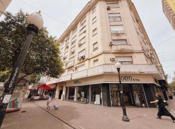 Oficina comercial · 81m² · 4 Ambientes · San Martin 791 - Oficina de 82 m² en Venta - Centro, Rosario