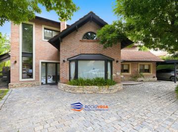 Casa · 285m² · 7 Ambientes · 4 Cocheras · Casa a La Venta en Banco Provincia, Francisco Alvarez, Moreno