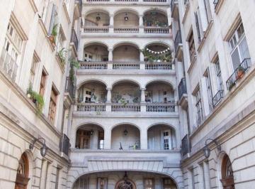 Departamento · 60m² · 4 Ambientes · 4 Ambientes en Edificio Patrimonial – Av Entre Ríos 900