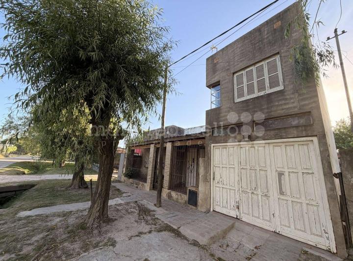 Casa · 90m² · 4 Ambientes · 1 Cochera