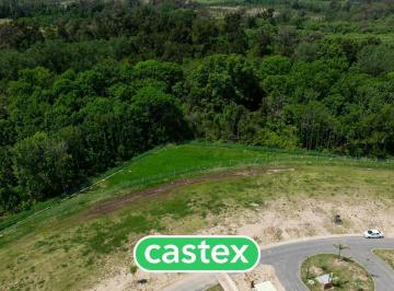 Casa · 644m² · Lote en Venta en Nativas Vista a La Reserva