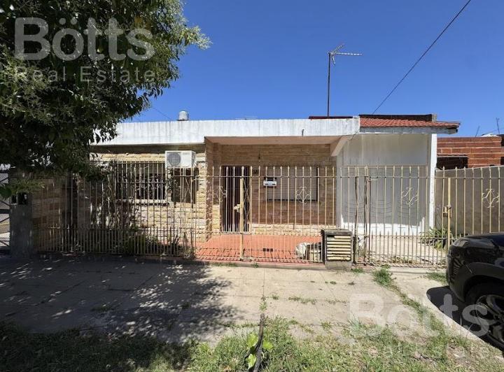 Casa · 166m² · 4 Ambientes · 2 Cocheras
