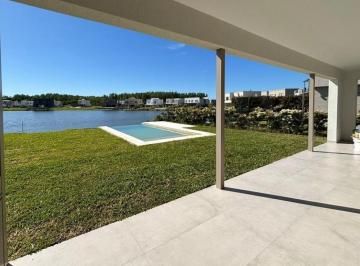 Casa · 216m² · 7 Ambientes · 6 Cocheras · Casa a Estrenar en Barrio Cerrado Santa Ana, Lote a La Laguna con Pileta. Villanueva, Tigre.