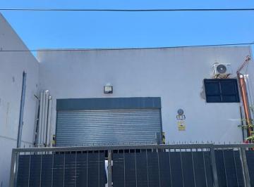 Local comercial · 300m² · 4 Cocheras · Galpón en Venta en Ituzaingó Zona Industrial