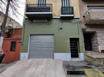 Casa · 252m² · 7 Ambientes · Casa Sobre Lote Propio en La Boca Venta