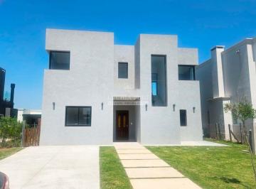 LHP-LHP-3185_2 · Casa en Venta con Pileta 3 Dorm. - Barrio Vila Marina II