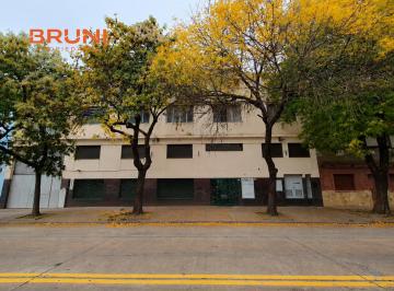 Bodega-Galpón · 2225m² · Galpon en Alquiler en Pompeya, Capital Federal