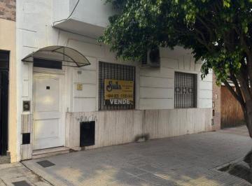 Casa de 4 ambientes, Liniers · Casa de 4 Amb. en Lote Propio de 8.66 X 25 C/ Depto. 2 Amb. Al C/ Frente Ideal 2 Familias