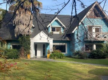 Casa · 350m² · 6 Ambientes · Casa en Venta Ubicado en El Barranco, Pilar, G. B. a. Zona Norte