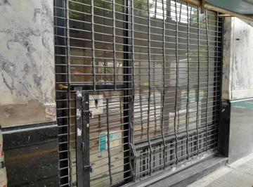 Oficina comercial · 92m² · 2 Ambientes · Venta Local Comercial Multirubro a La Calle en Balvanera