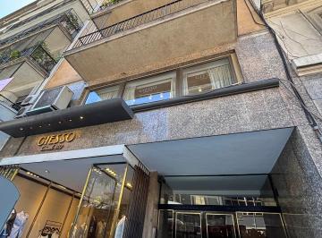 Excelente edificio · Departamento Luminoso con 3 Habitaciones en Venta en Recoleta