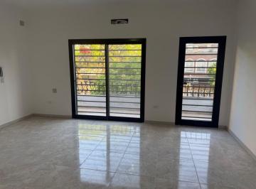 Oficina comercial de 3 ambientes, Berazategui · Salón Comercial en Primer Piso en Alquiler en Berazategui Centro.