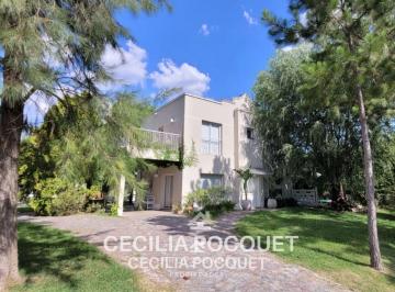 Casa · 230m² · 4 Ambientes · 1 Cochera · Casa en Venta Barrio El Lauquén Canning